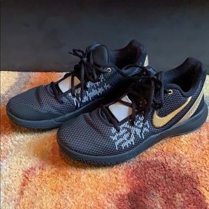 Nike Kyrie Flytraps II. Men’s size 9.5